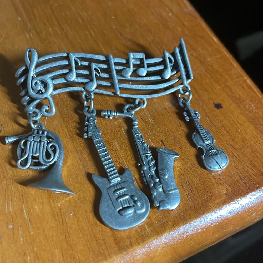 Music Brooch